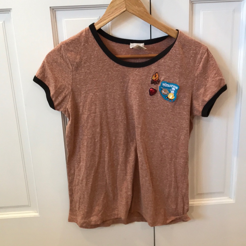 Cute wet seal tee with patches!